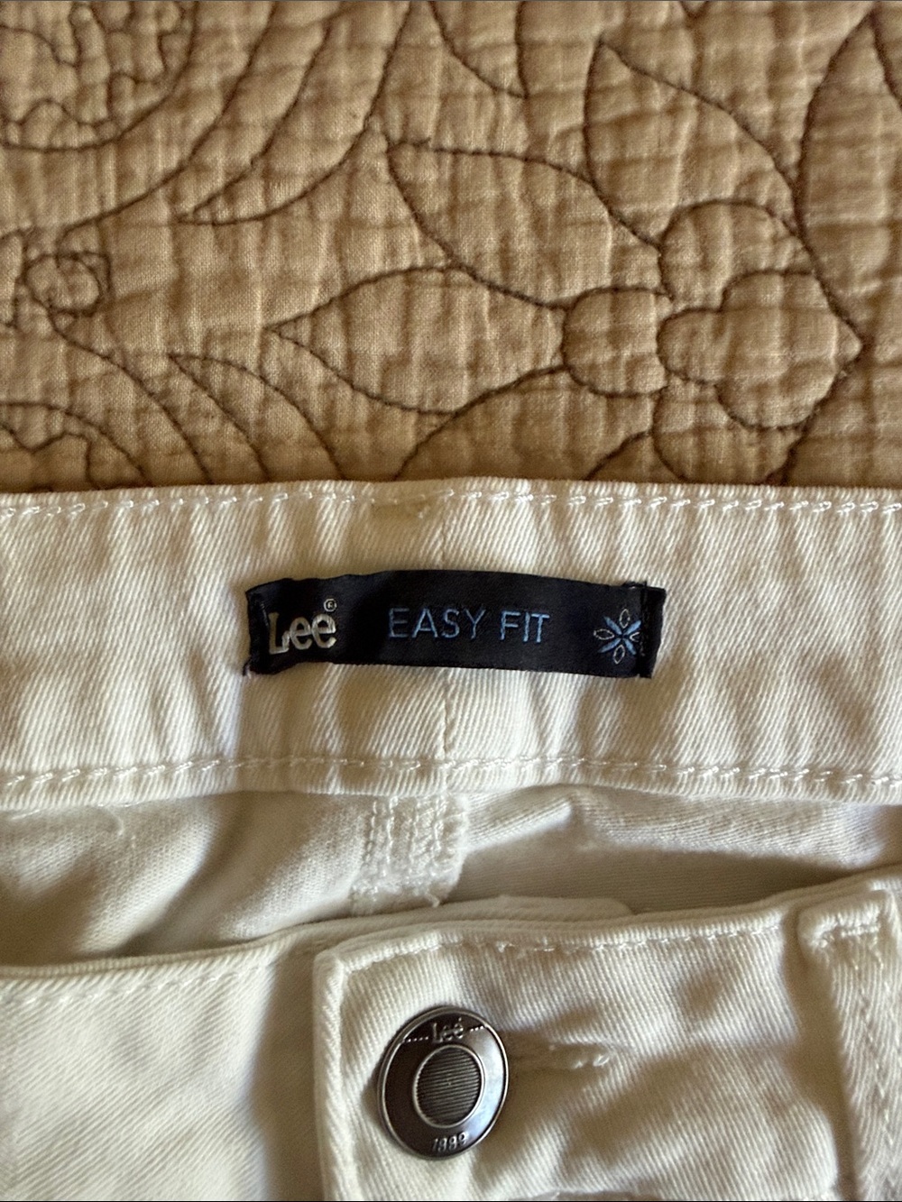 Lee White Cropped Jeans - Women - Picture 2 of 10